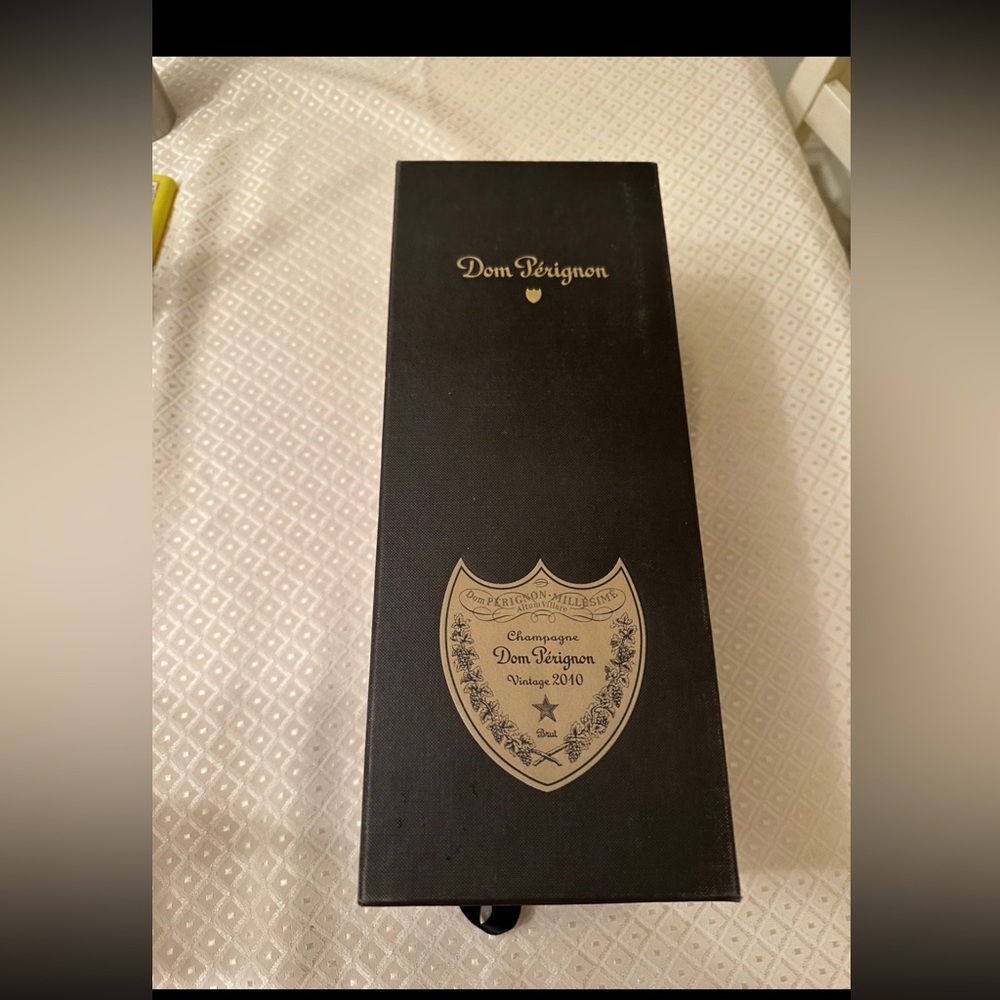 Dom Perignon Champagnge box